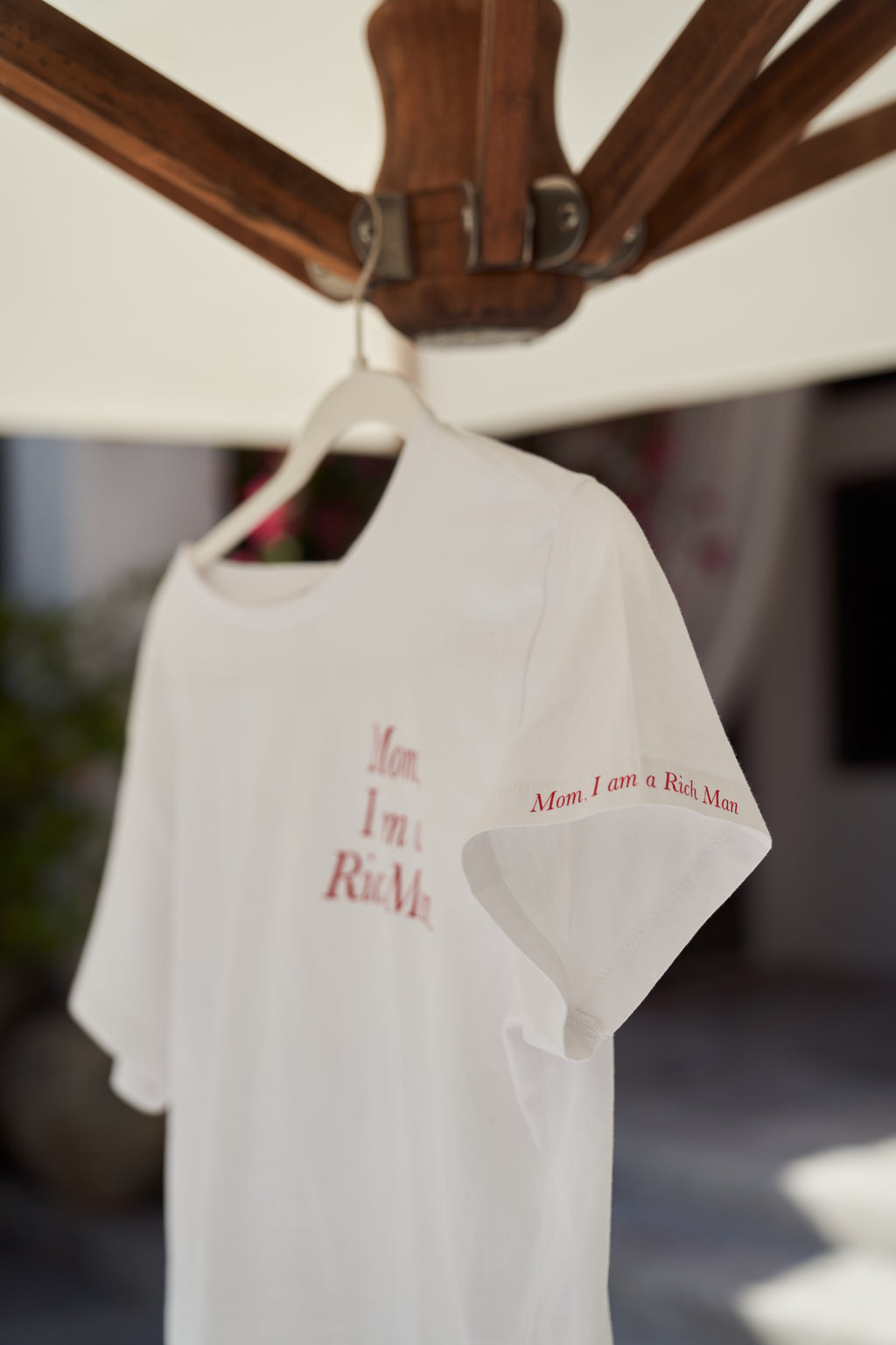 “Mom, I am a rich man” T-shirt in White