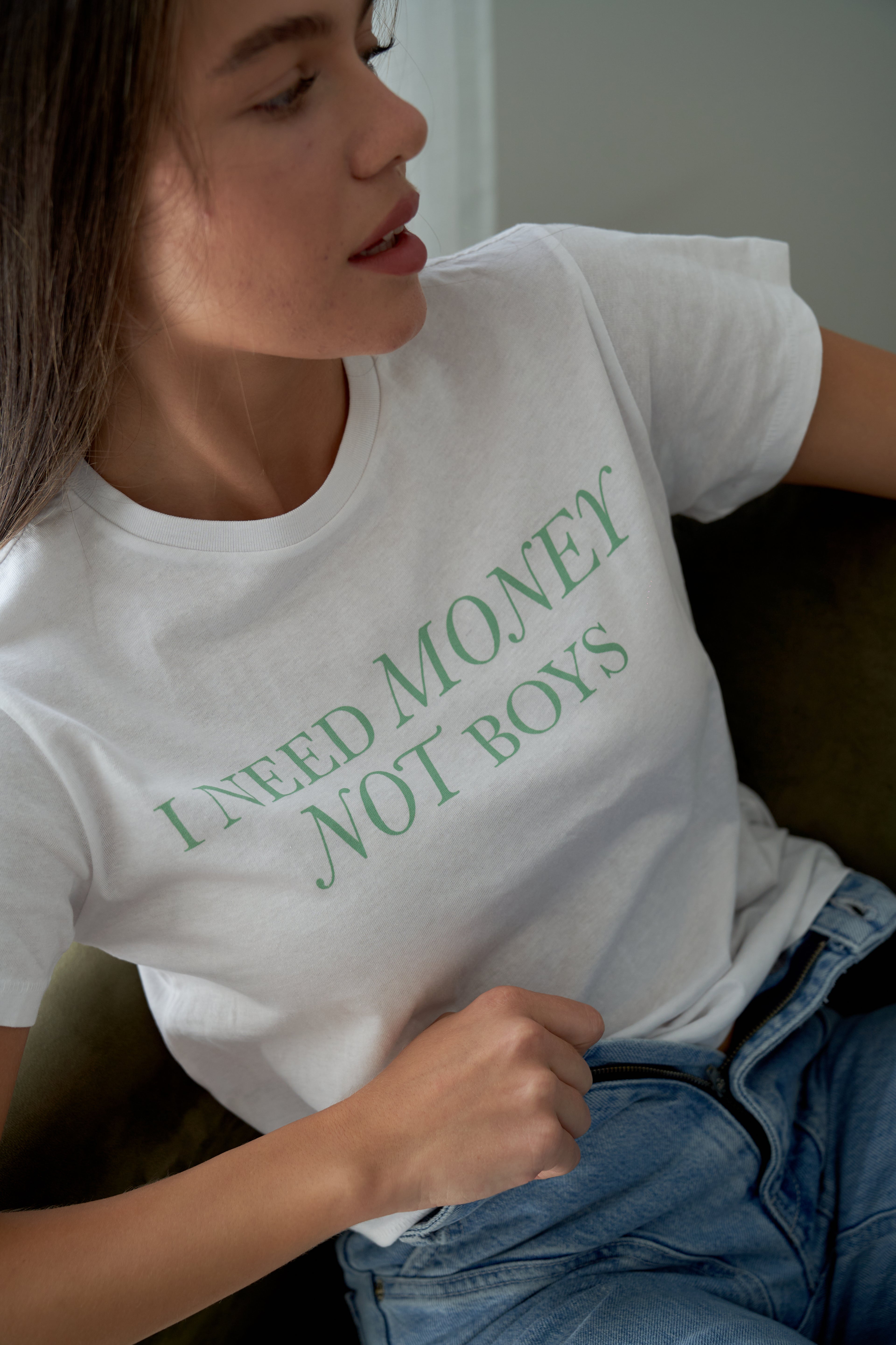 “I need money, not boys” T-shirt in White