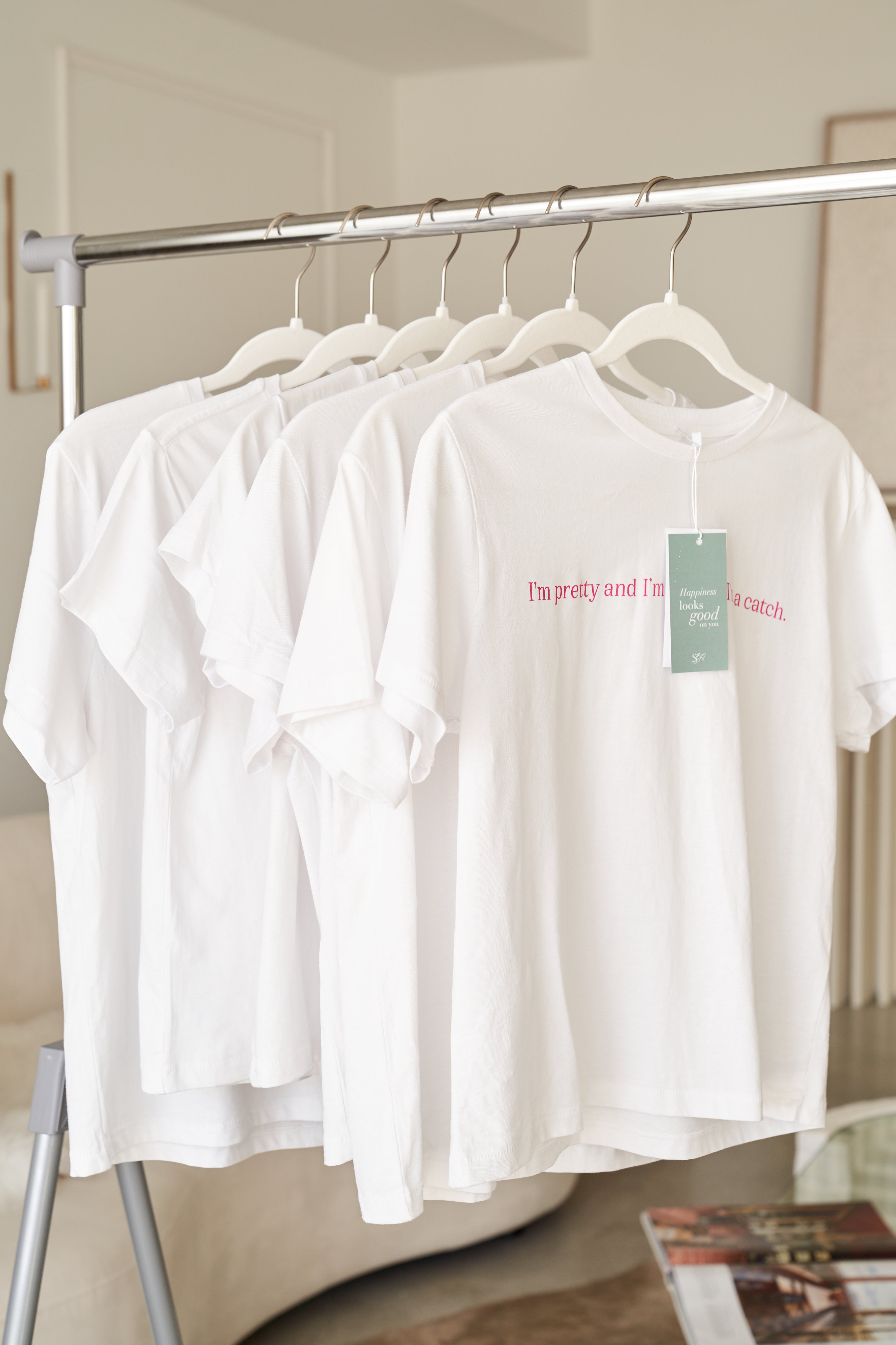 “I’m pretty and I’m smart, I’m a catch” T-shirt in White